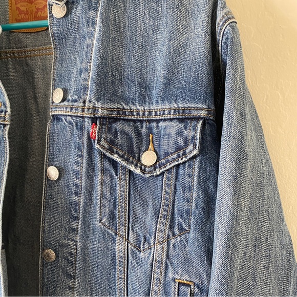 Levi’s Denim Jacket - Picture 4 of 13